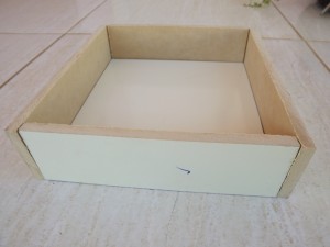 Caixa montada e pronta para ser pregada (com pregos 9mm)