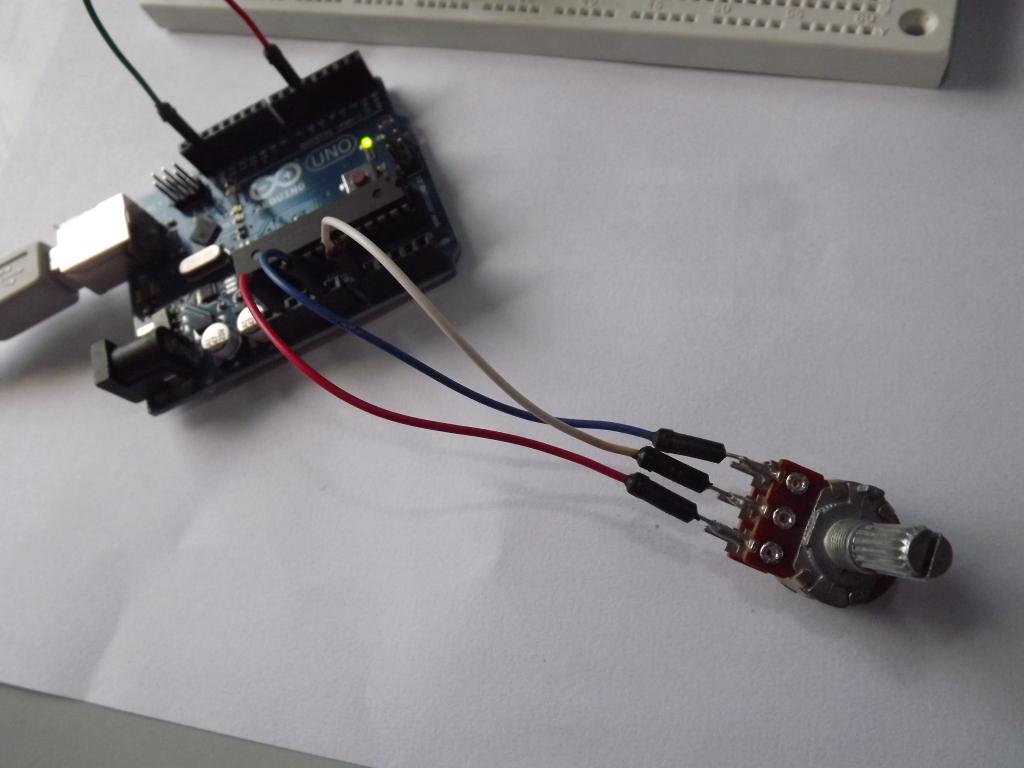 [Imagen: Potenciometro-real-conectado-ao-Arduino.jpg]