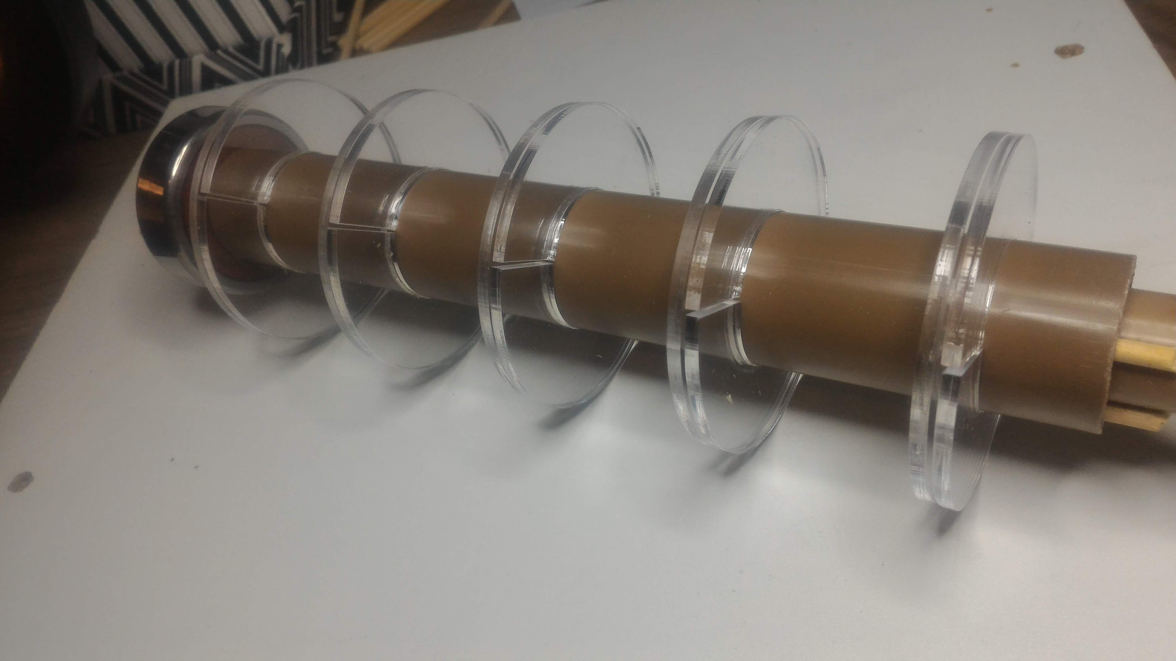 PVC utilizado na separação entre primário e secundário na bobina de Ruhmkorff